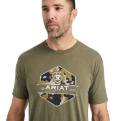 Playera Ariat Camo Badge 6 Playera Ariat Camo Badge -Ariat Mexico Sales F22 MNS WEST 10042769 detail01