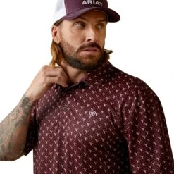 Polo Ariat All Over Print Malbec 6 Polo Ariat All Over Print Malbec -Ariat Mexico Sales S23 MNS WEST 10043335 detail01