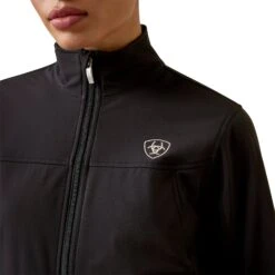 Chamarra Ariat Softshell Team Logo Pony -Ariat Mexico Sales S23 WMS ENGL 10043523 detail02